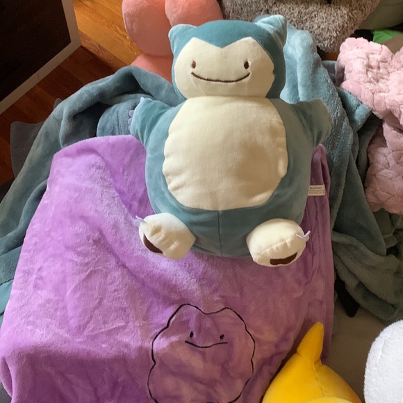 Pokémon plush bundle! 20 Pokémon All types/sizes, very rare! NWT, retail price ! - Picture 10 of 17